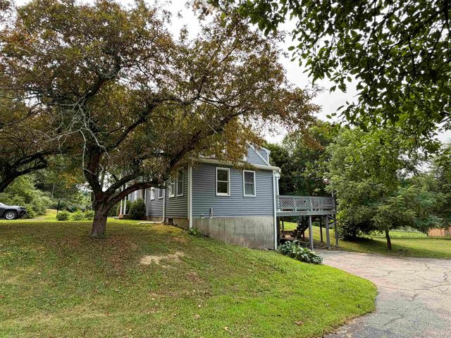 123 Turtle Pond Road, Lee, NH 03861