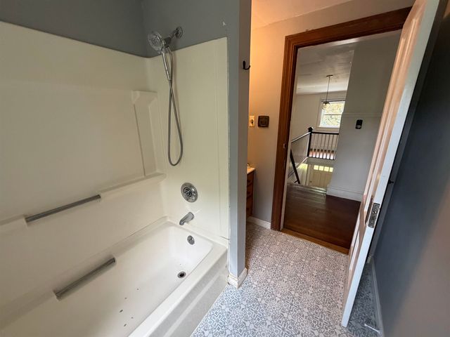 123 Turtle Pond Road, Lee, NH 03861