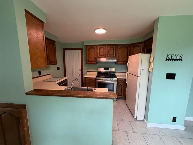 123 Turtle Pond Road, Lee, NH 03861