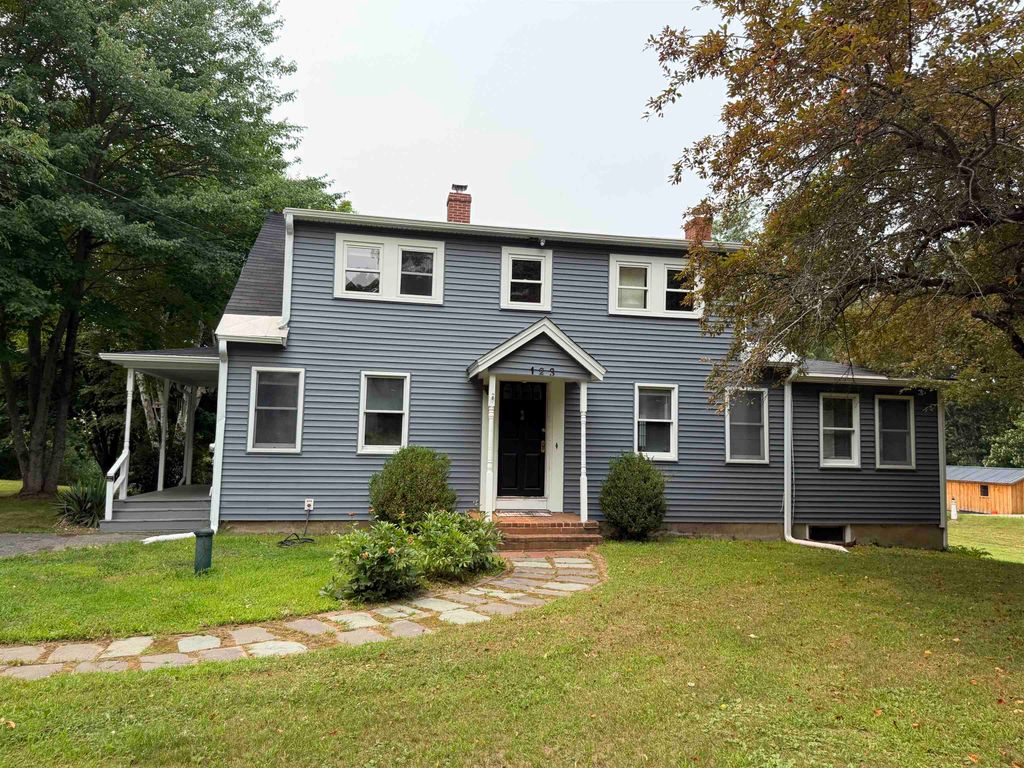 123 Turtle Pond Road, Lee, NH 03861