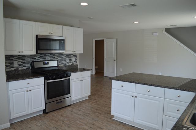 10539 LEGACY CV, San Antonio, TX 78240