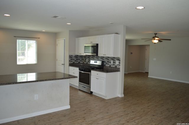 10539 LEGACY CV, San Antonio, TX 78240