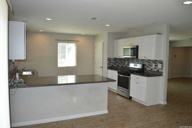 10539 LEGACY CV, San Antonio, TX 78240