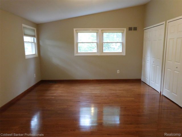 1500 Brentwood Drive, Troy, MI 48098