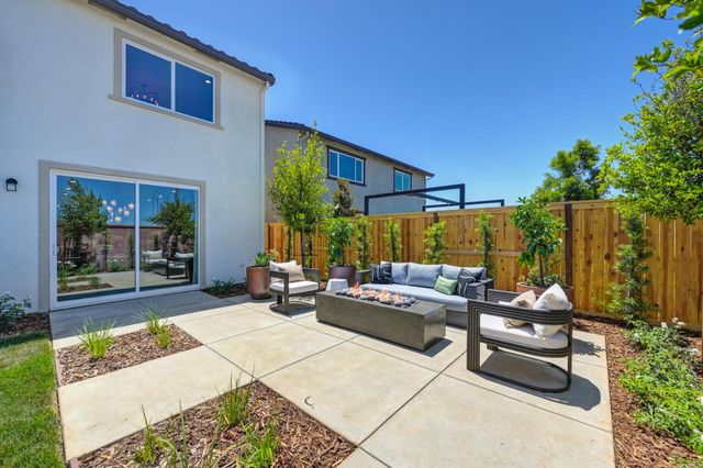 12072 Mircado Way, Rancho Cordova, CA 95742