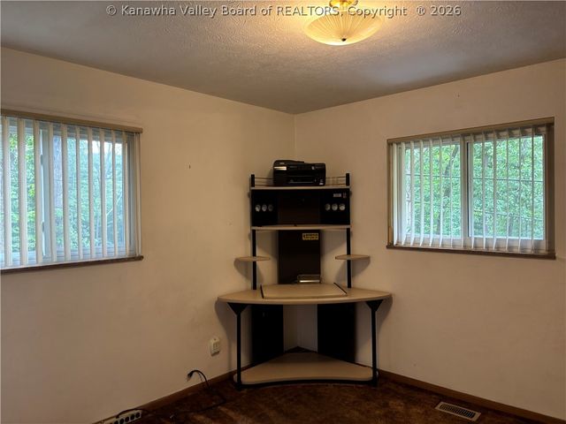 833 Daverton Road, South Charleston, WV 25303