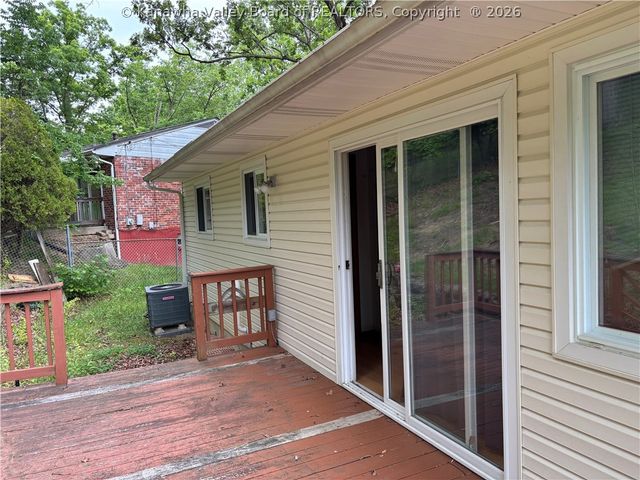 833 Daverton Road, South Charleston, WV 25303
