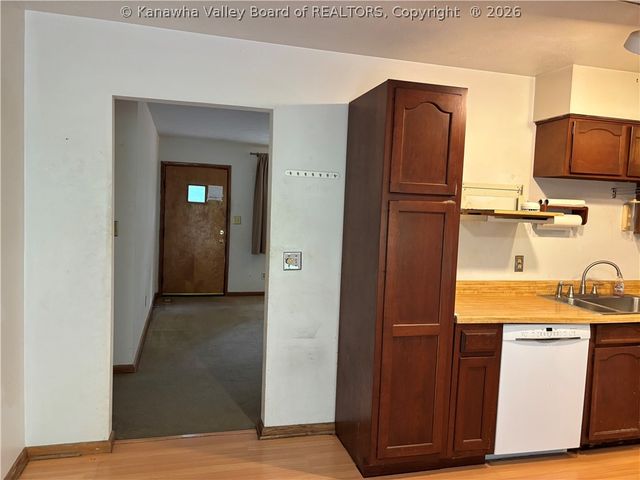 833 Daverton Road, South Charleston, WV 25303