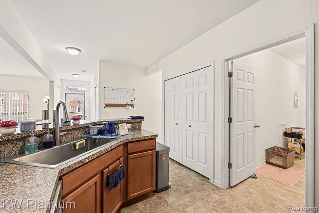 28218 S Pointe Lane, New Baltimore, MI 48051