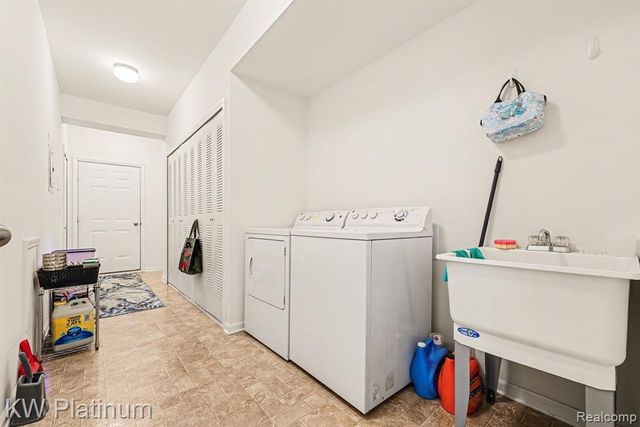 28218 S Pointe Lane, New Baltimore, MI 48051