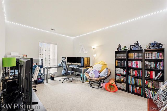 28218 S Pointe Lane, New Baltimore, MI 48051