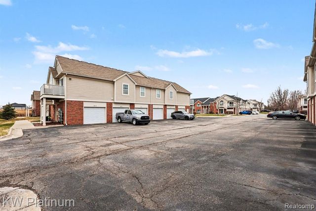 28218 S Pointe Lane, New Baltimore, MI 48051