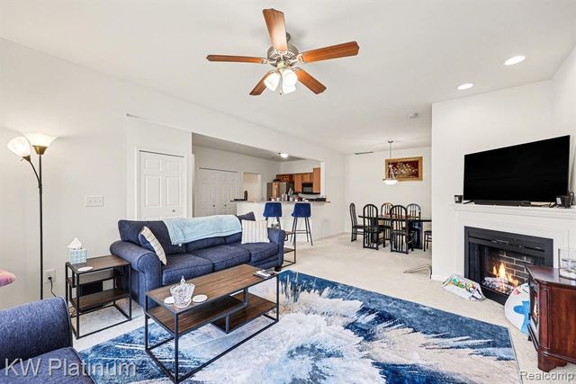 28218 S Pointe Lane, New Baltimore, MI 48051