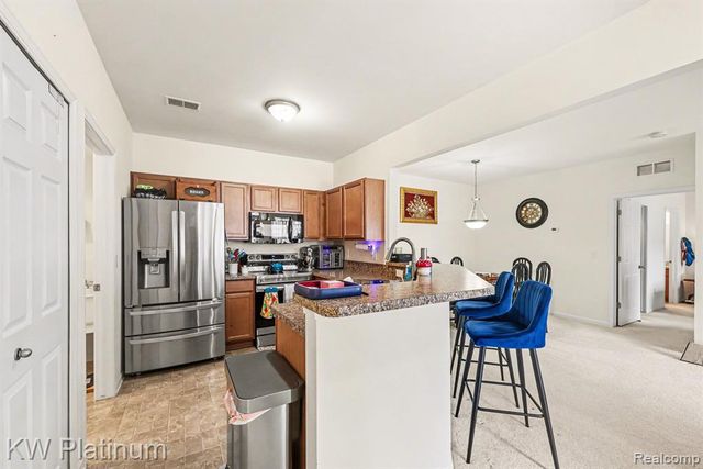 28218 S Pointe Lane, New Baltimore, MI 48051