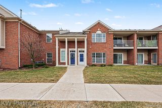 28218 S Pointe Lane, New Baltimore, MI 48051