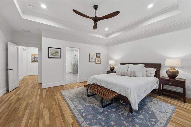 1260 Candlelight Lane, Houston, TX 77018