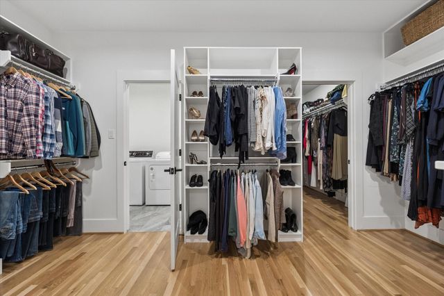 1260 Candlelight Lane, Houston, TX 77018