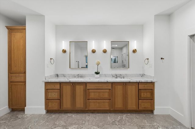 1260 Candlelight Lane, Houston, TX 77018