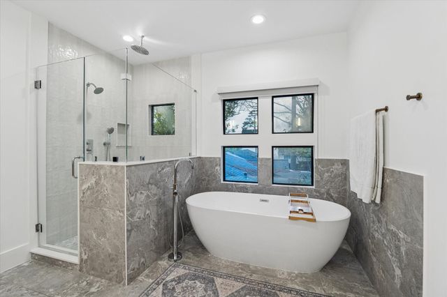 1260 Candlelight Lane, Houston, TX 77018