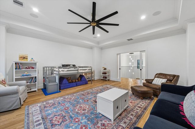 1260 Candlelight Lane, Houston, TX 77018