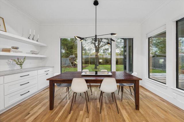 1260 Candlelight Lane, Houston, TX 77018