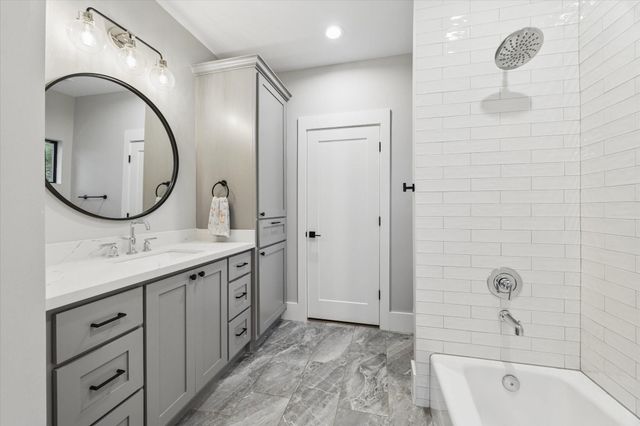 1260 Candlelight Lane, Houston, TX 77018