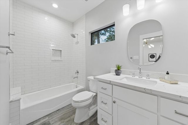 1260 Candlelight Lane, Houston, TX 77018