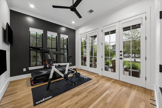 1260 Candlelight Lane, Houston, TX 77018