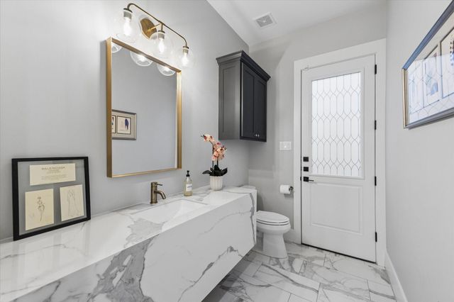 1260 Candlelight Lane, Houston, TX 77018