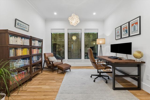 1260 Candlelight Lane, Houston, TX 77018