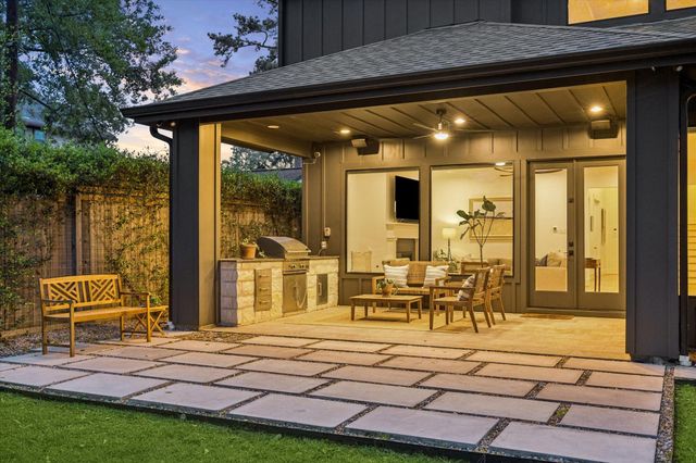 1260 Candlelight Lane, Houston, TX 77018