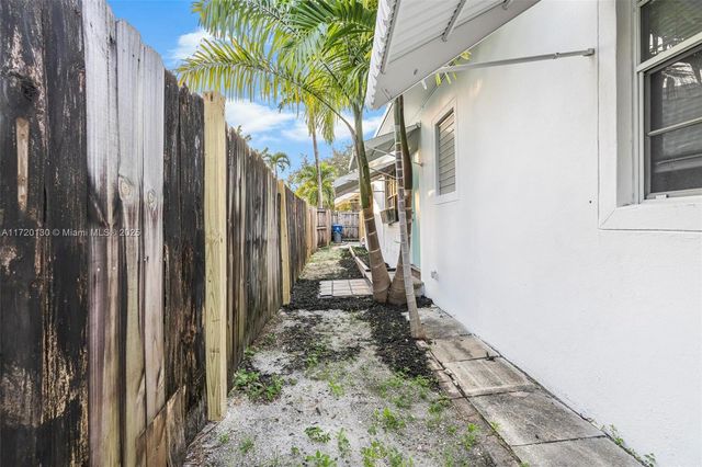 1700 NE 12th St, Fort Lauderdale, FL 33304