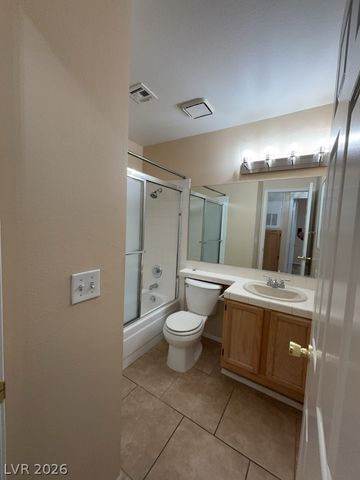 2136 Chertsey Drive D, Las Vegas, NV 89108