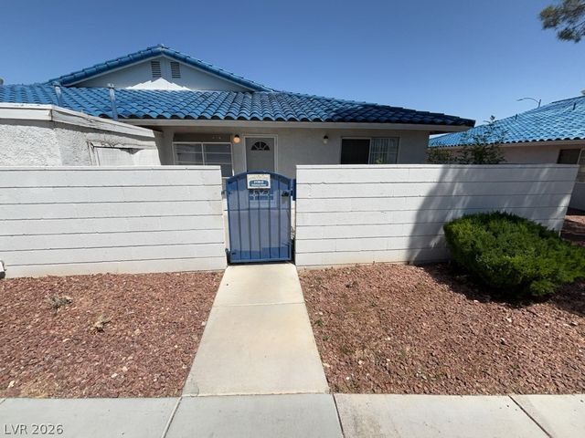 2136 Chertsey Drive D, Las Vegas, NV 89108