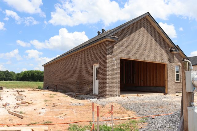 225 Harvest Moon Dr, Clarksville, TN 37043