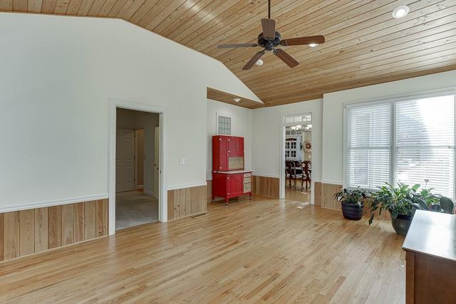 382 Spring Willow Drive, Sugar Hill, GA 30518