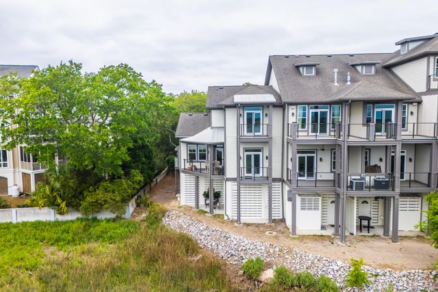 945 Cove Bay Lane 14, Mount Pleasant, SC 29464