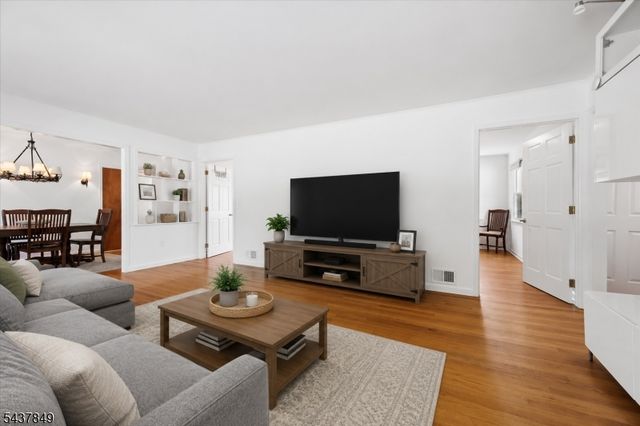 40 Maple Ln, Parsippany-troy Hills Twp., NJ 07034