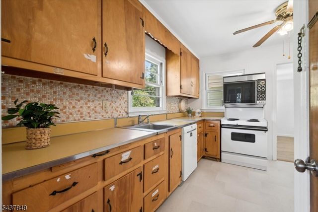 40 Maple Ln, Parsippany-troy Hills Twp., NJ 07034