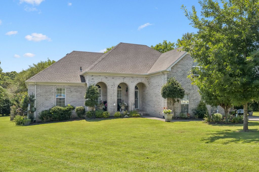 1007 Winton Ct, Hendersonville, TN 37075