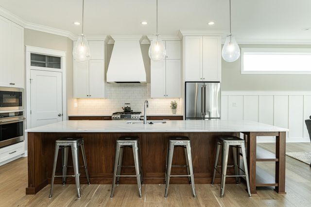 2608 Bentley Drive SW, Rochester, MN 55902