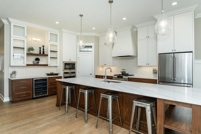 2608 Bentley Drive SW, Rochester, MN 55902