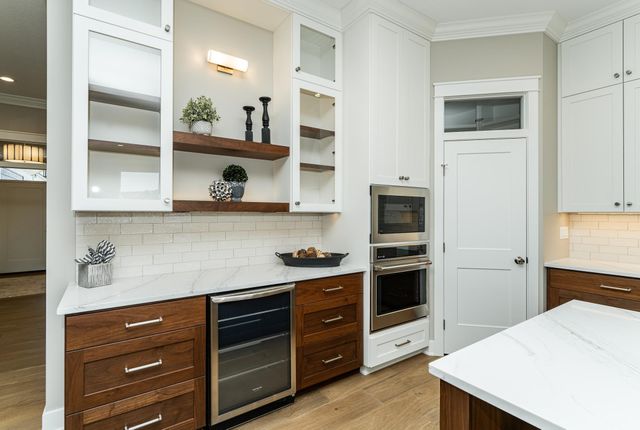 2608 Bentley Drive SW, Rochester, MN 55902