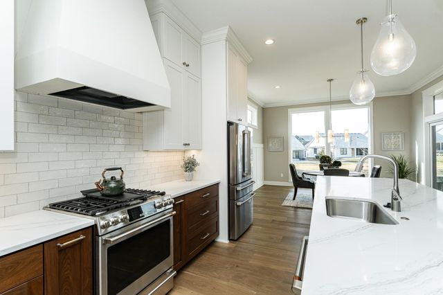 2608 Bentley Drive SW, Rochester, MN 55902