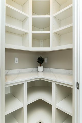 2608 Bentley Drive SW, Rochester, MN 55902