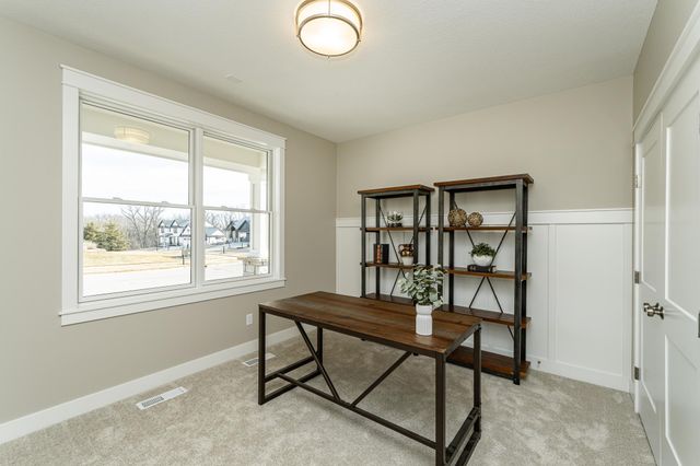 2608 Bentley Drive SW, Rochester, MN 55902