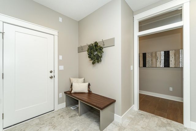 2608 Bentley Drive SW, Rochester, MN 55902