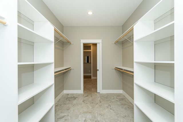 2608 Bentley Drive SW, Rochester, MN 55902