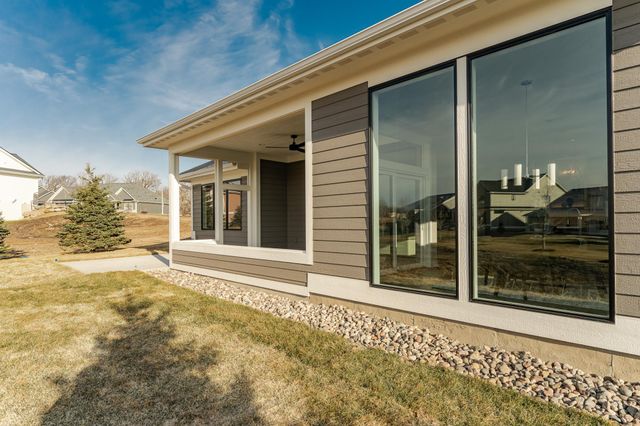 2608 Bentley Drive SW, Rochester, MN 55902