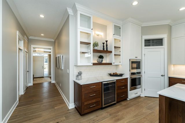 2608 Bentley Drive SW, Rochester, MN 55902